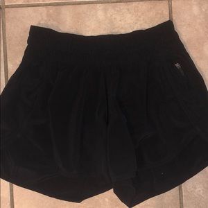Tracker lulu shorts 4”